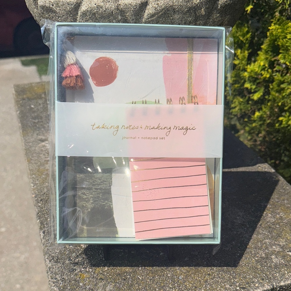 NIB & NWT Pink and Gold, 160 page Journal &Notepad set Makes a great gift!💝